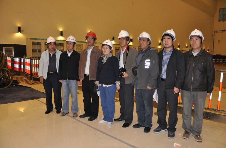 工作委員會專家考察電站機組運行情況